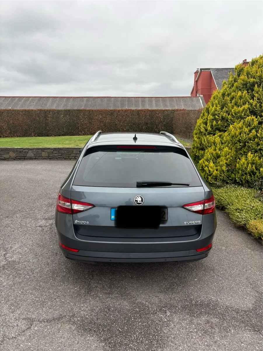 Skoda Superb Estate Automatic DSG - Image 3
