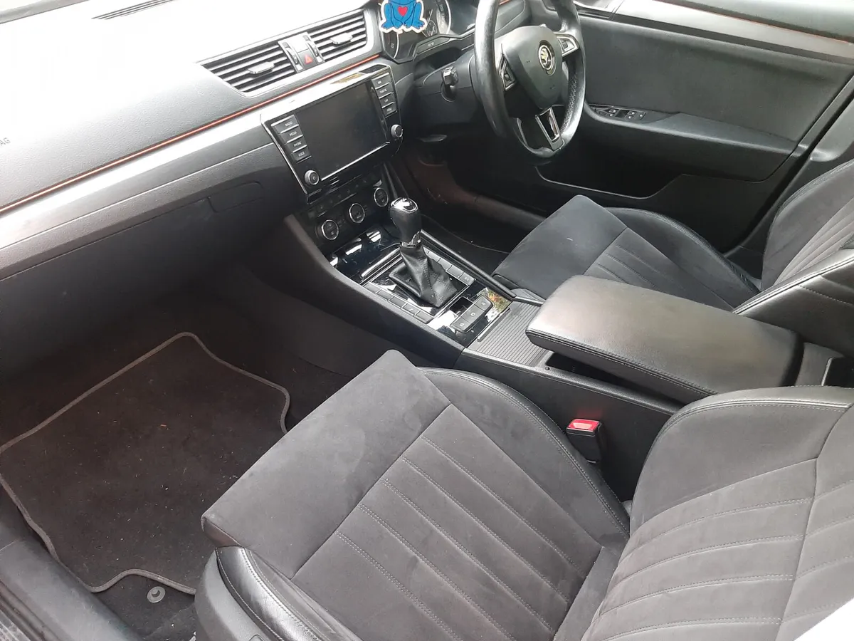 SKODA SUPERB AUTOMATIC STYLE 1.6 TDI - Image 4