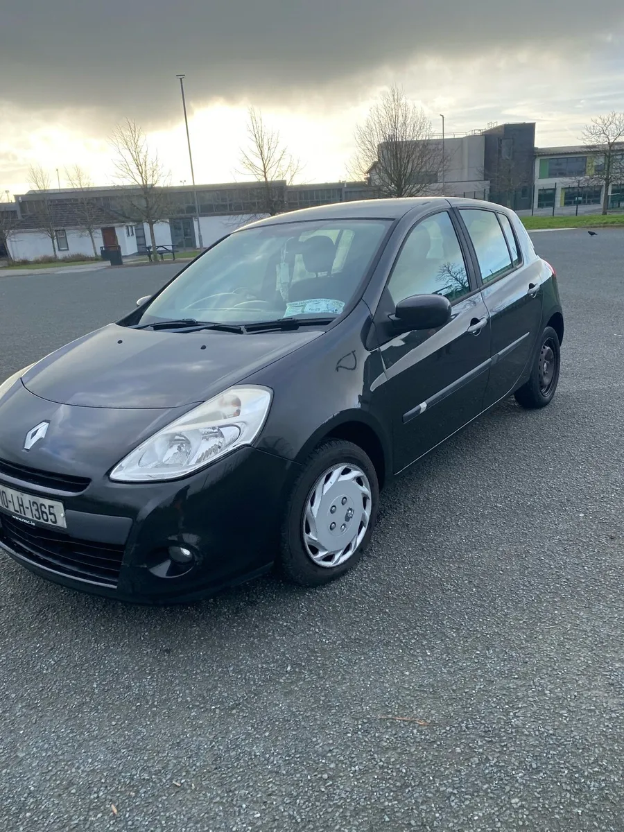Renault Clio 2010 - Image 1