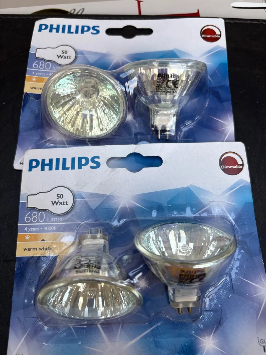 FREE. 4 Philips 50W dimmable GU5.3 halogen bulbs - Image 1