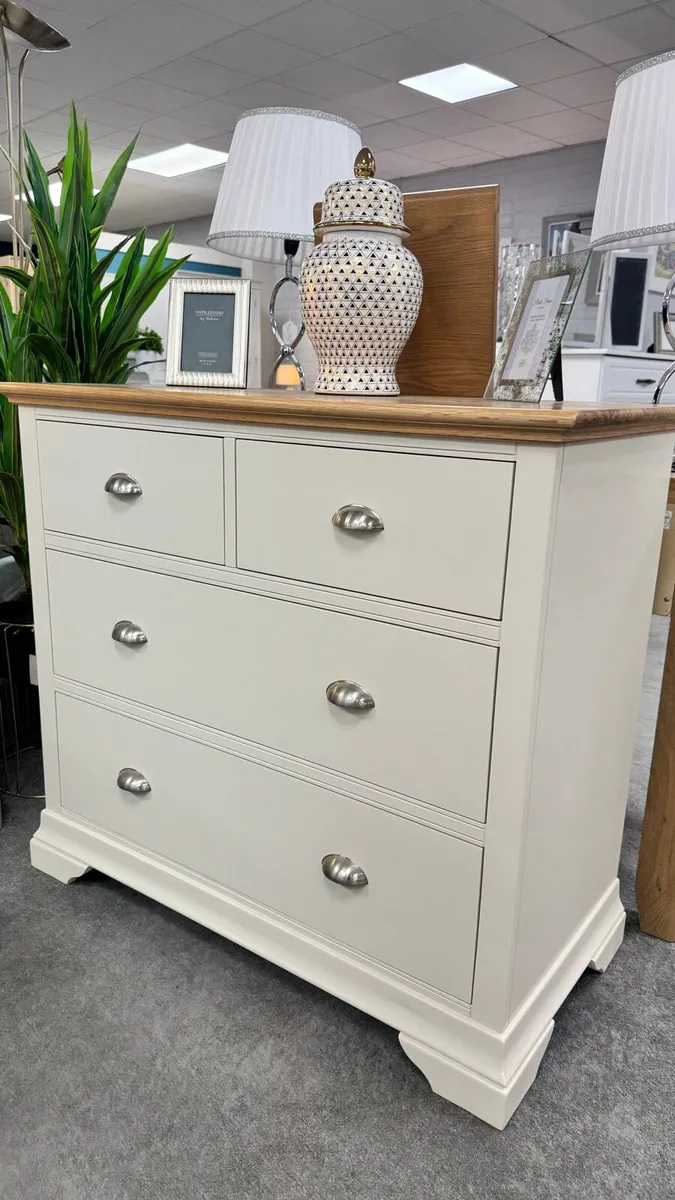 Solid Cream + Oak 4 Chest of Drawer Like New - Image 2