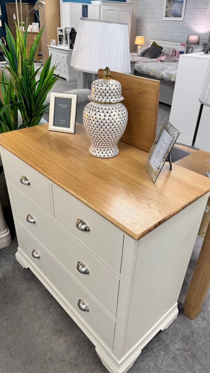 Solid Cream + Oak 4 Chest of Drawer Like New - Image 3