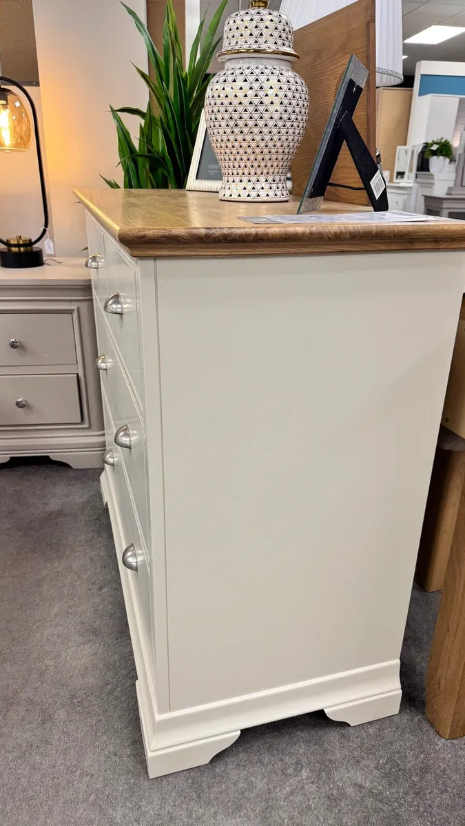 Solid Cream + Oak 4 Chest of Drawer Like New - Image 4