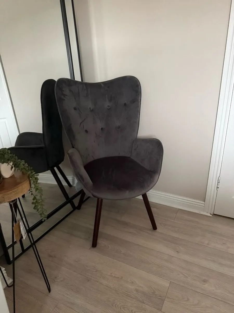 Velvet armchair - Image 1