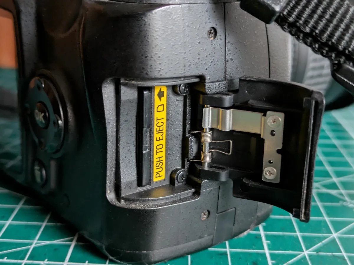 Nikon D40X 10MP CCD🌈 DSLR camera + 18-70mm zoom - Image 4