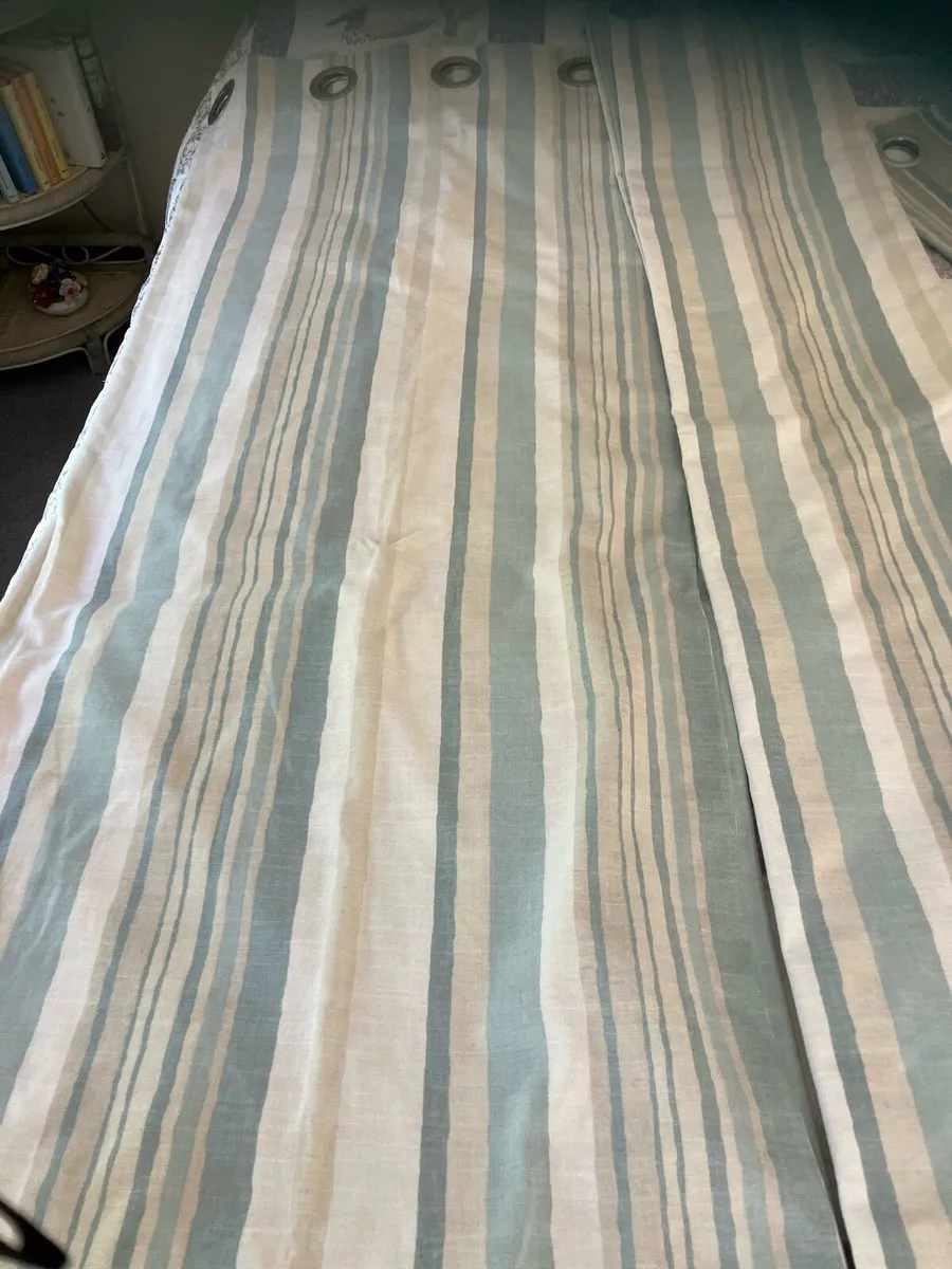 Curtains - Image 2