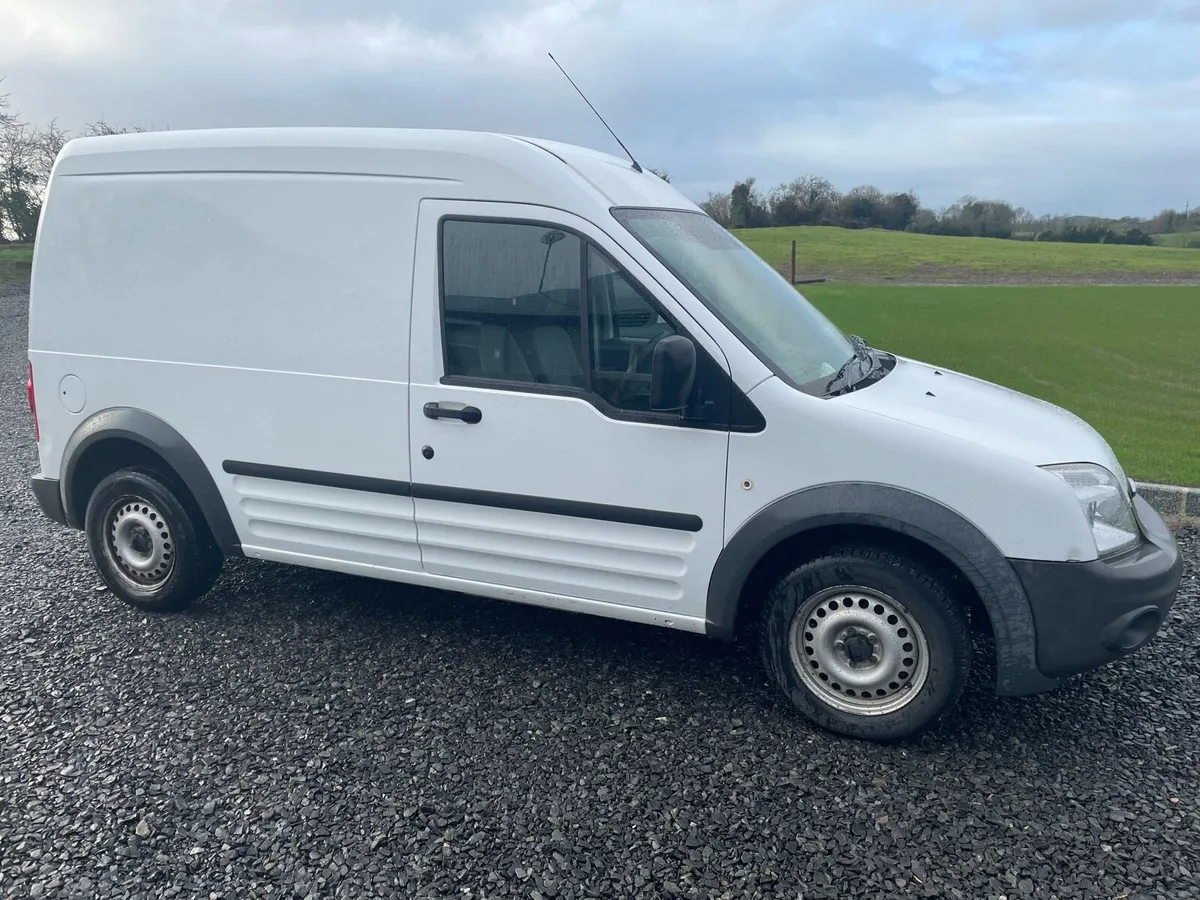 Ford Transit Connect - Image 2
