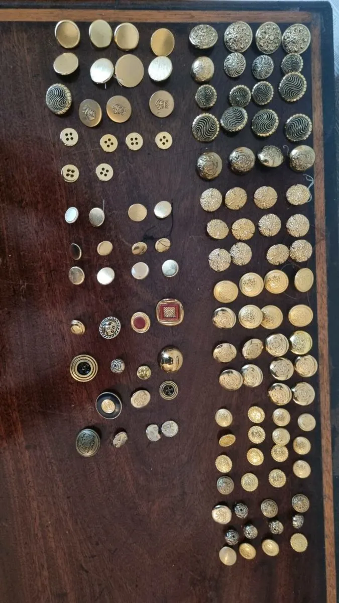 Gold Button collection - Image 1