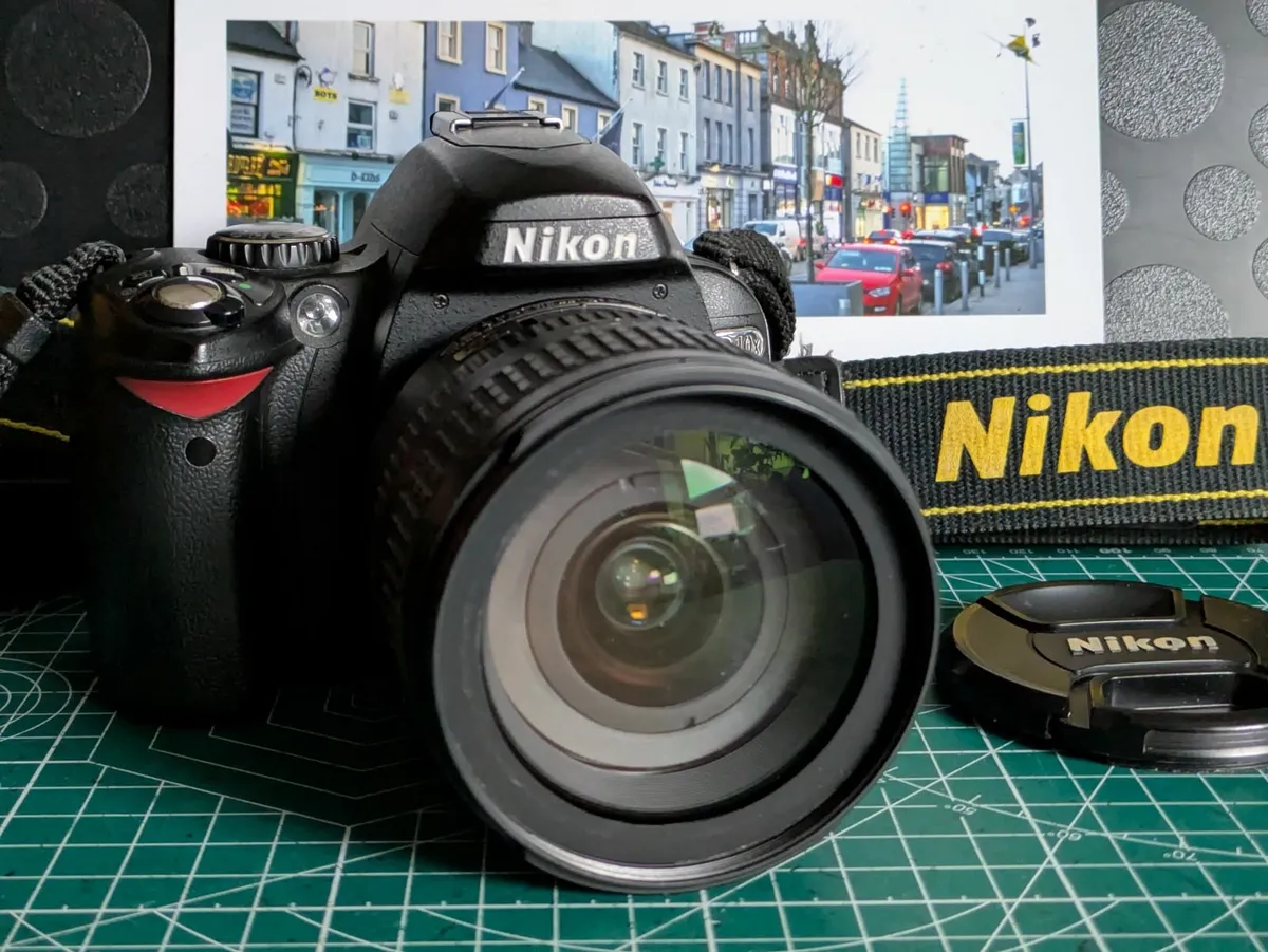 Nikon D40X 10MP CCD🌈 DSLR camera + 18-70mm zoom - Image 1