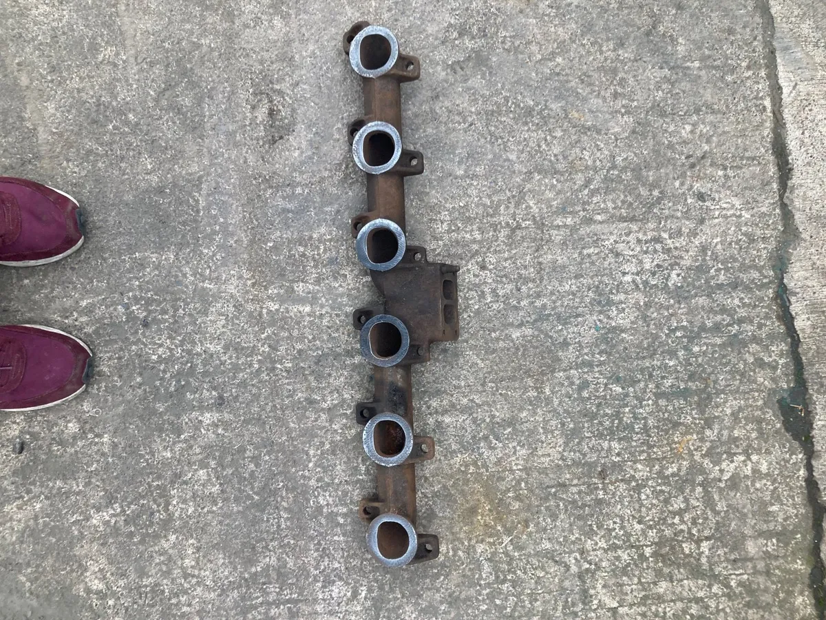 Tm New Holland manifold - Image 2