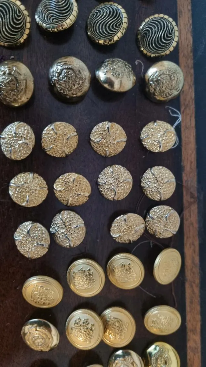 Gold Button collection - Image 3
