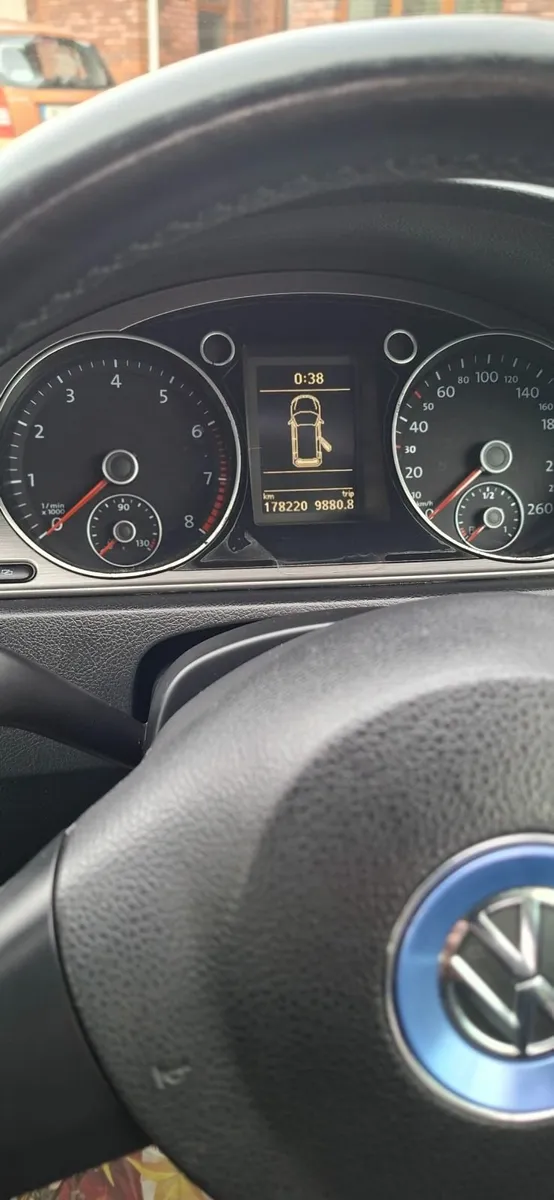 Volkswagen Passat 2012 - Image 1