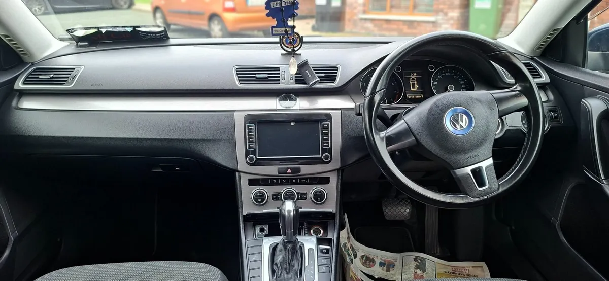 Volkswagen Passat 2012 - Image 4