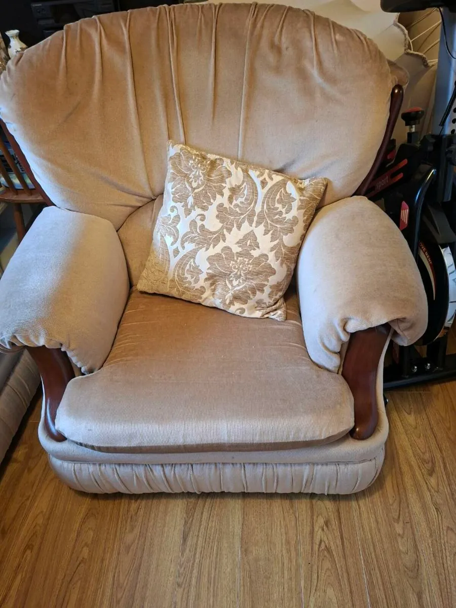 3 piece set of couches - Image 4