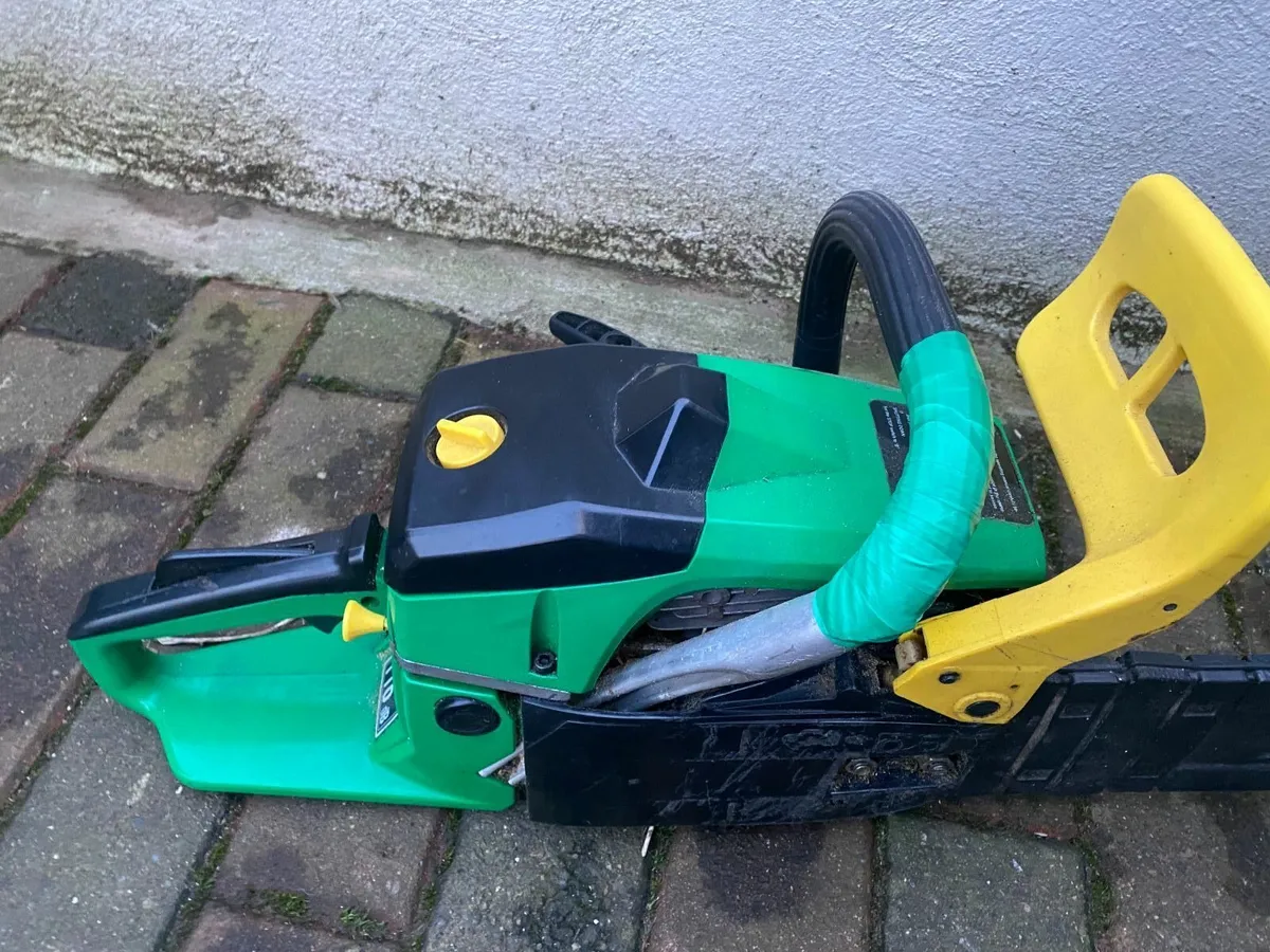 Gardenline petrol chainsaw - Image 2