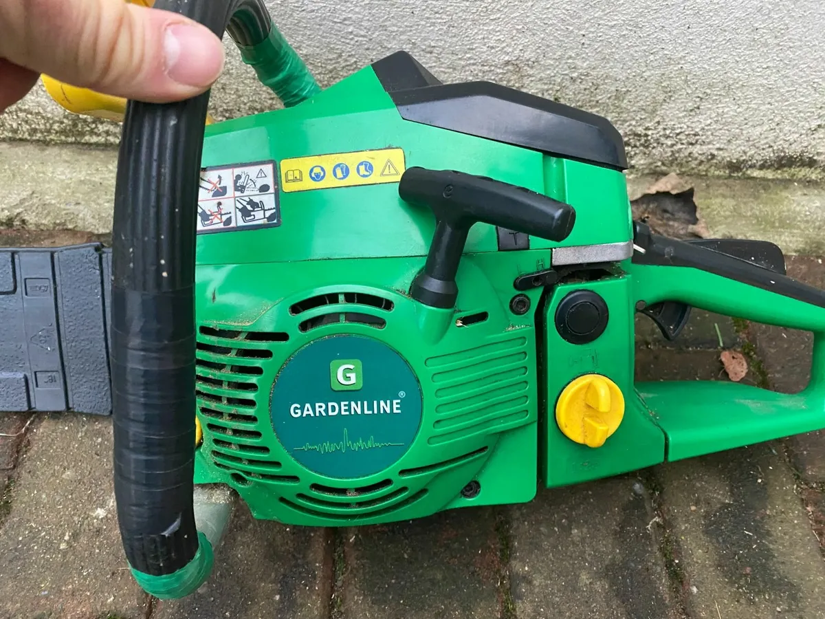 Gardenline petrol chainsaw - Image 4