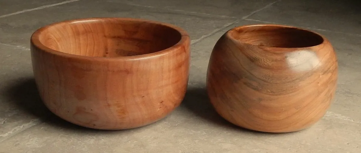 2 Hand Made Wooden Bowls, pre owned Larger bowl me - Image 1