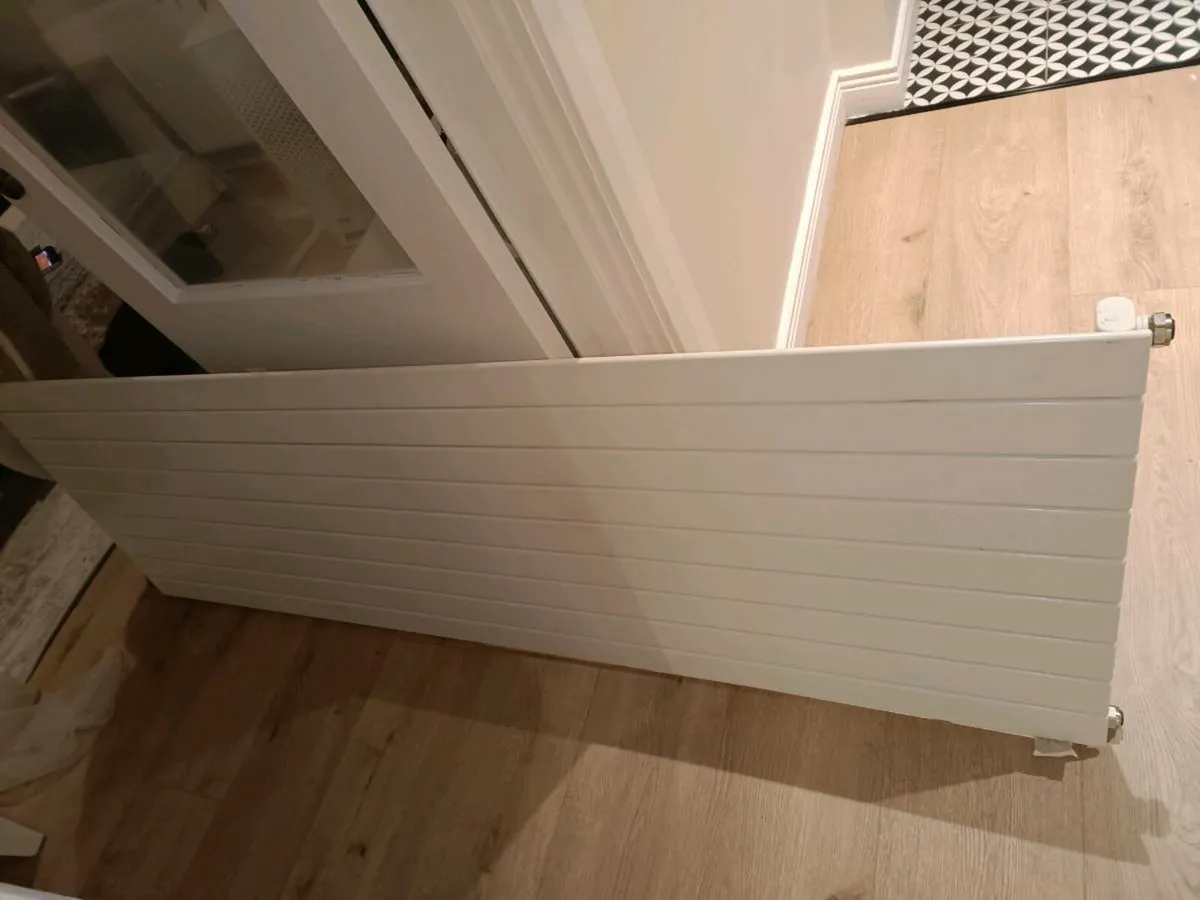 Vertical Radiator - Image 1