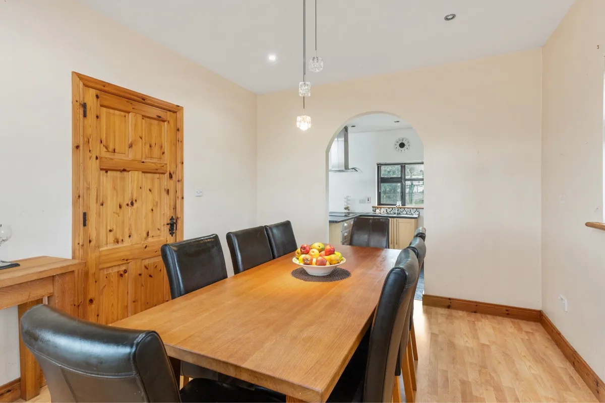 Oak dining table 8ft (1.93m x 30cm) with sideboard - Image 1