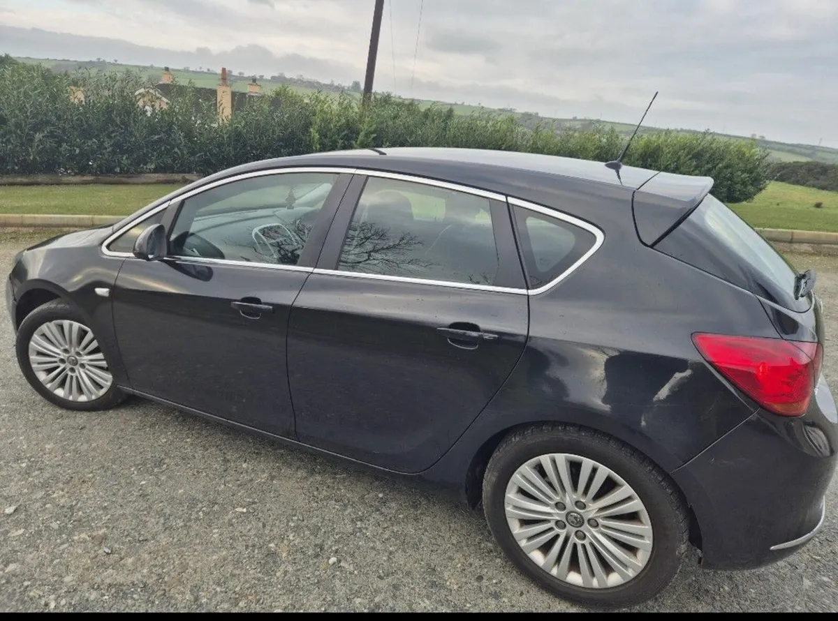 Vauxhall Astra 2014 - Image 2
