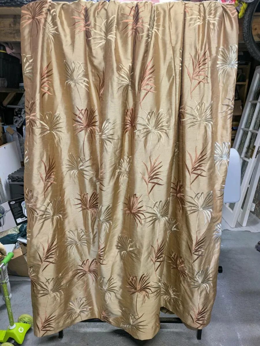 Silk curtains X 2 - Image 4