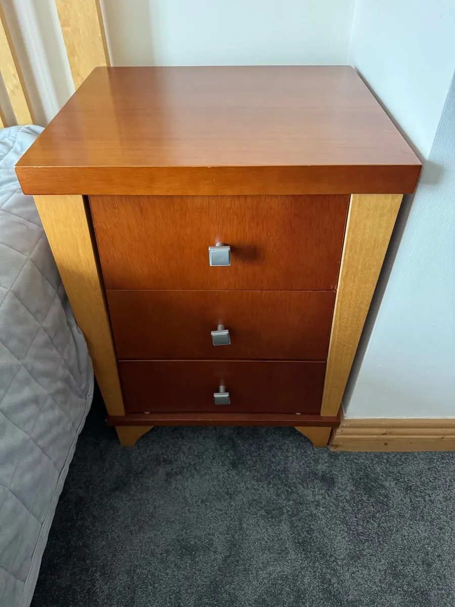 Bedroom Furniture: Wardrobe, Bed, Chest, Lockers - Image 4