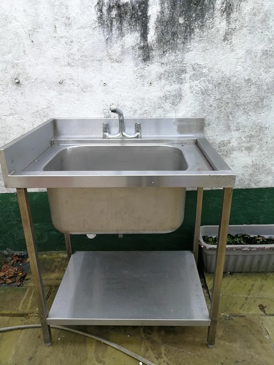 Commercial sink unit