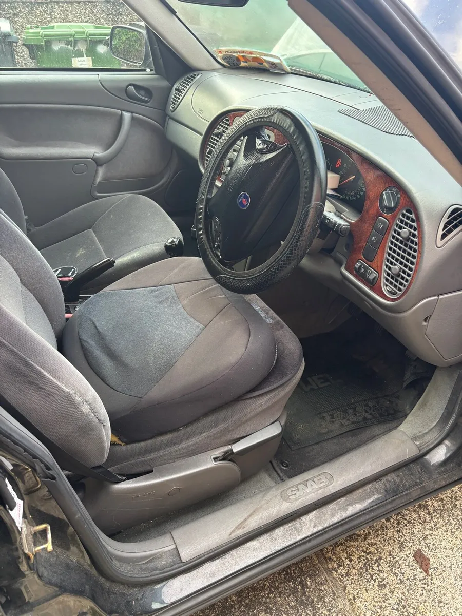 Saab 93 Hatchback - Image 1