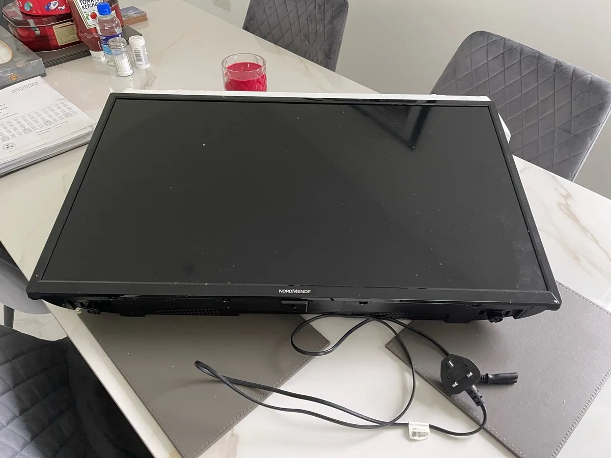 NordMende 32” Smart LED TV | Brand New - Image 2