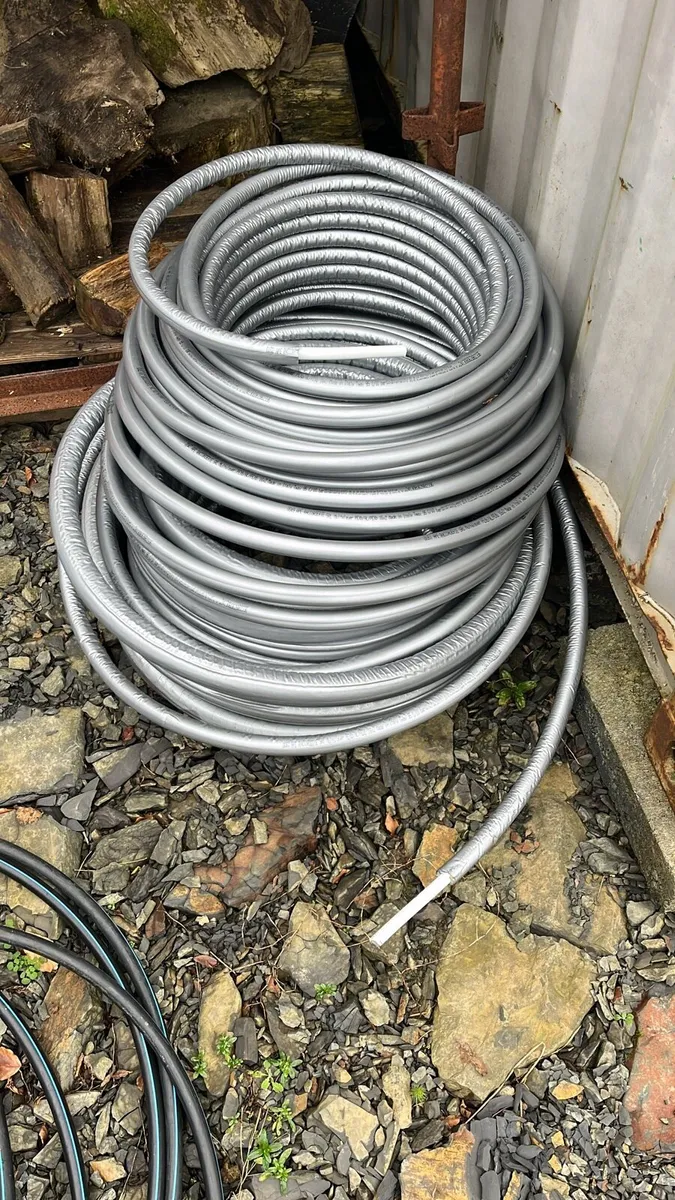 Insulated multilayer composite pipe