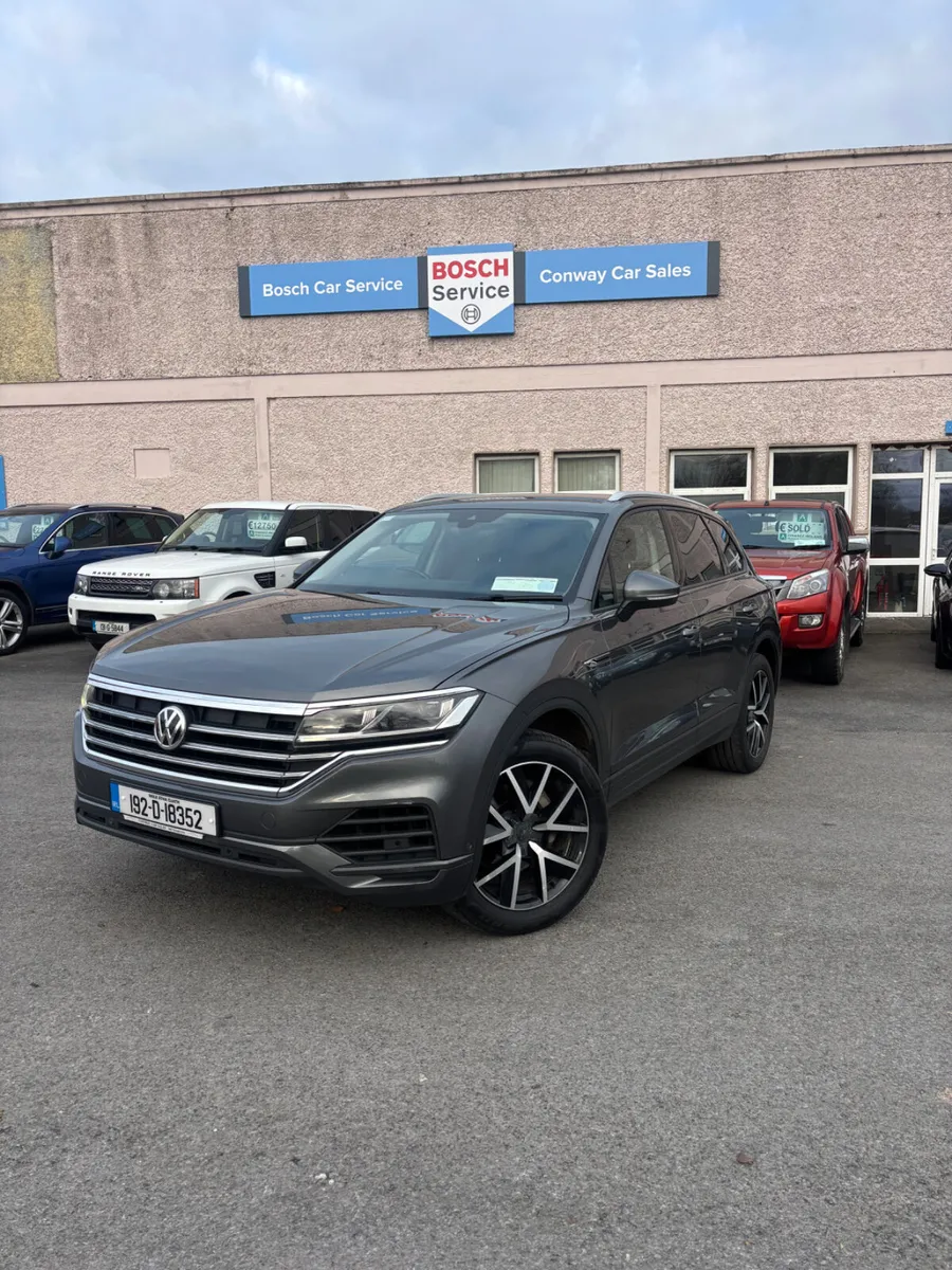 2019 Volkswagen Touareg 3.0 TDI // 2 Seat Com - Image 1