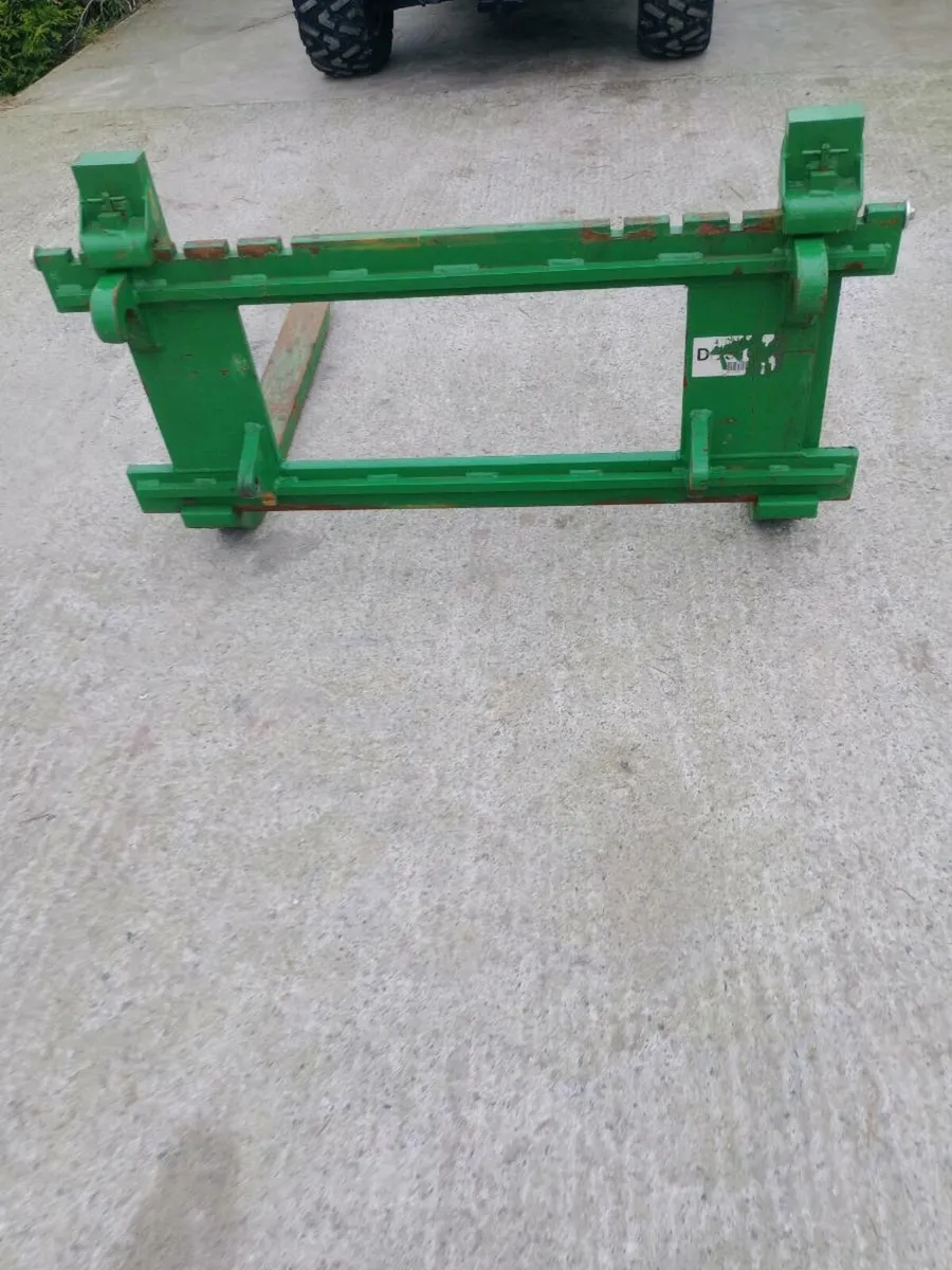 John Deere pallet forks - Image 4