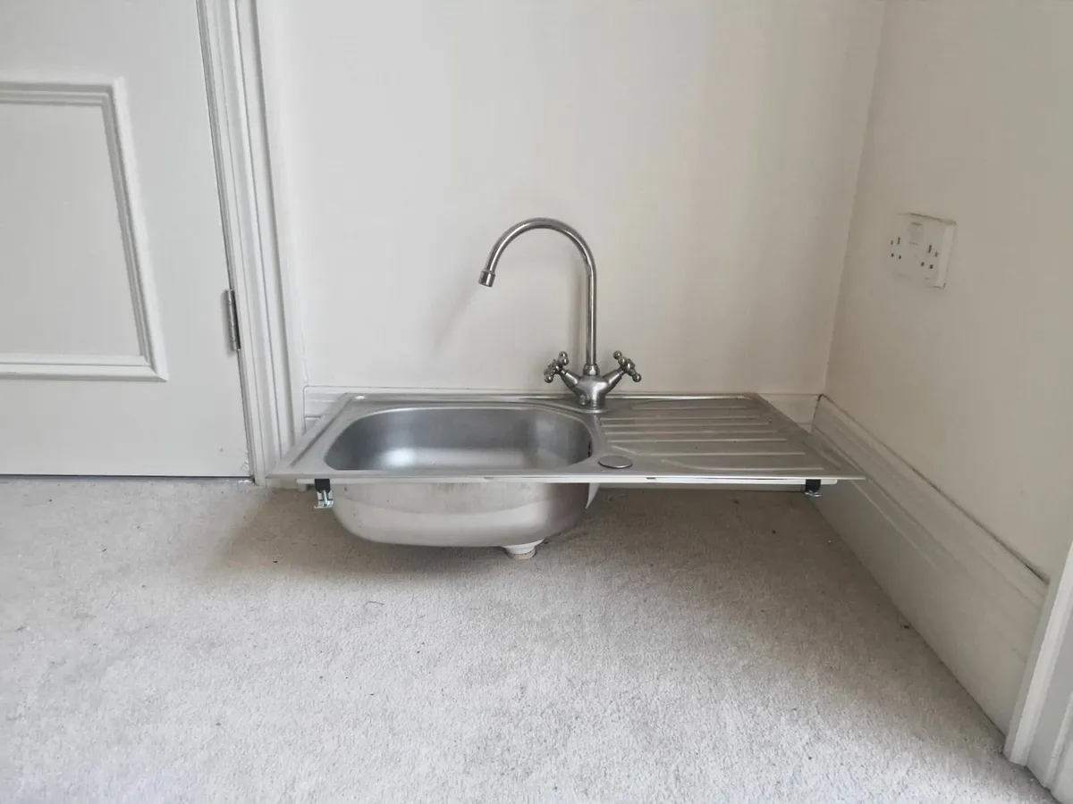 Kitchen sink - Image 2