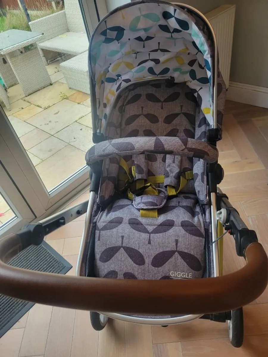 REDUCED Cosatto Giggle 3 travel system - Image 4