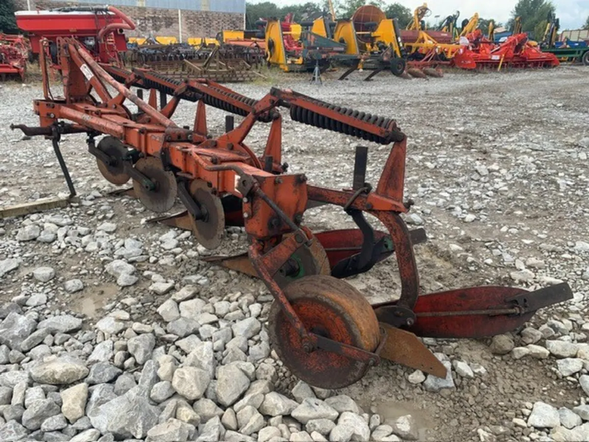 KV SANDERUM 4F (3+1) VARIWIDTH PLOUGH - Image 4