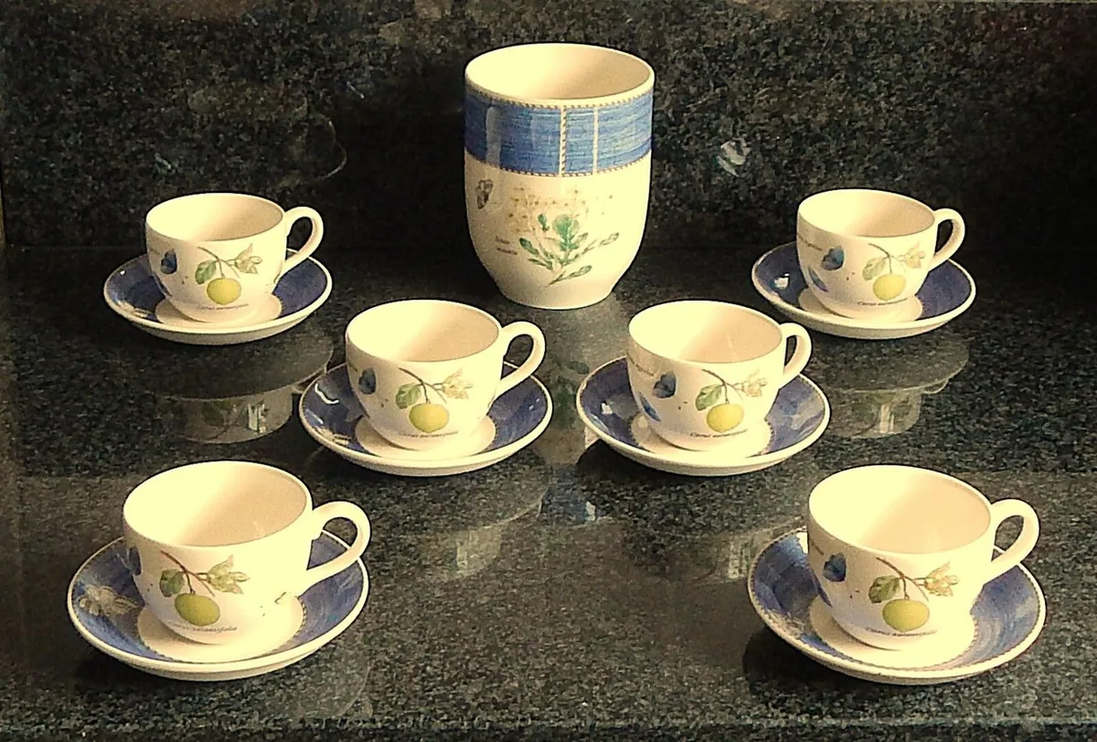 13 Piece Wedgwood ‘Sarah’s Garden’ Queen’s Ware - Image 1