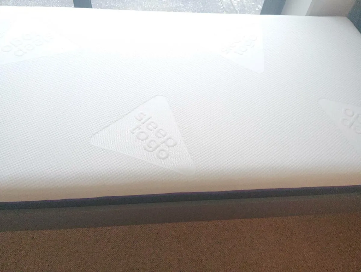 Single bed and mattress - Image 4