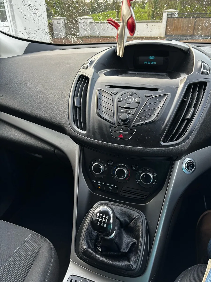 Ford Kuga 2015 - Image 2