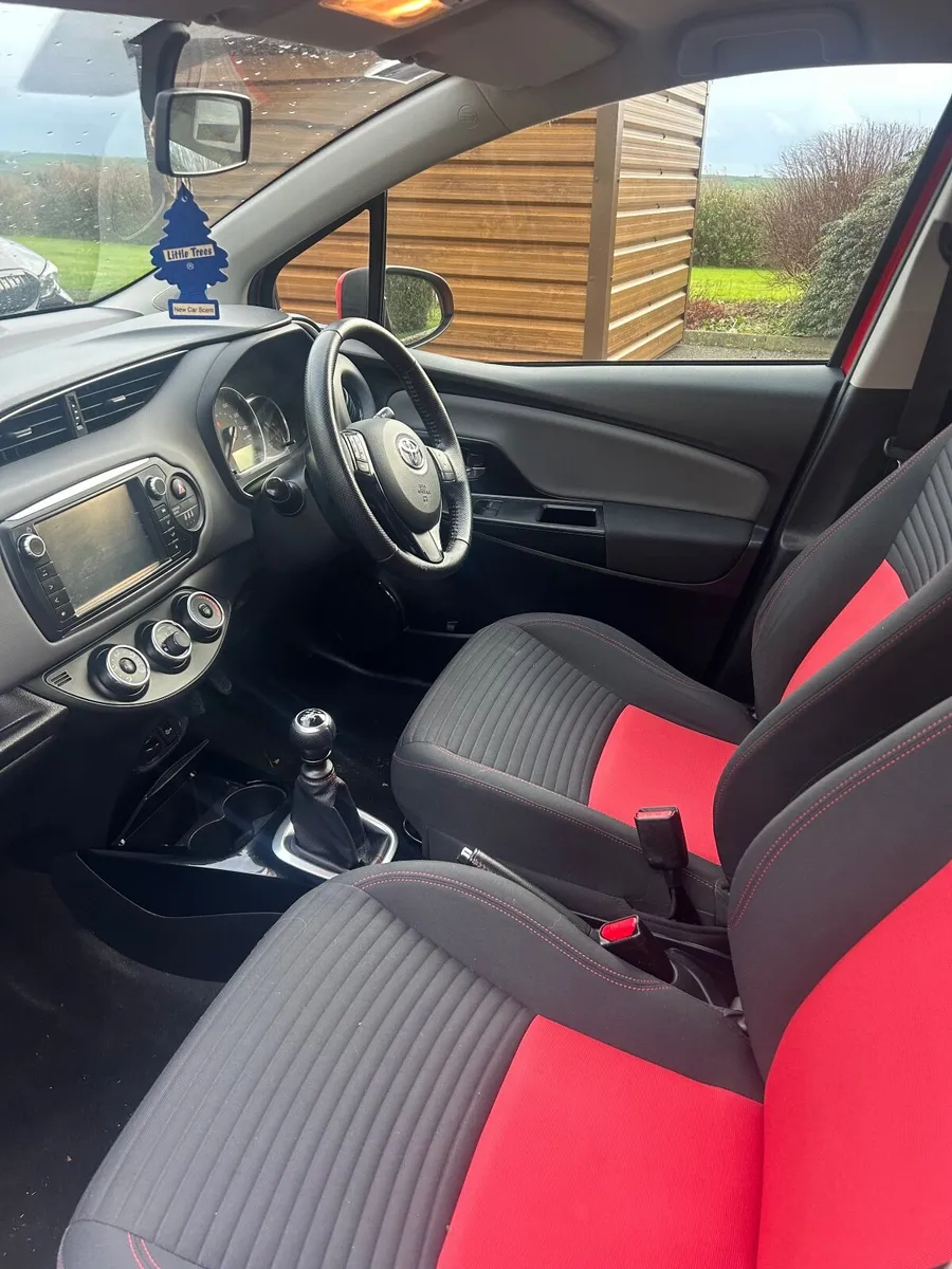 Toyota Yaris Sport 2015 - Image 4