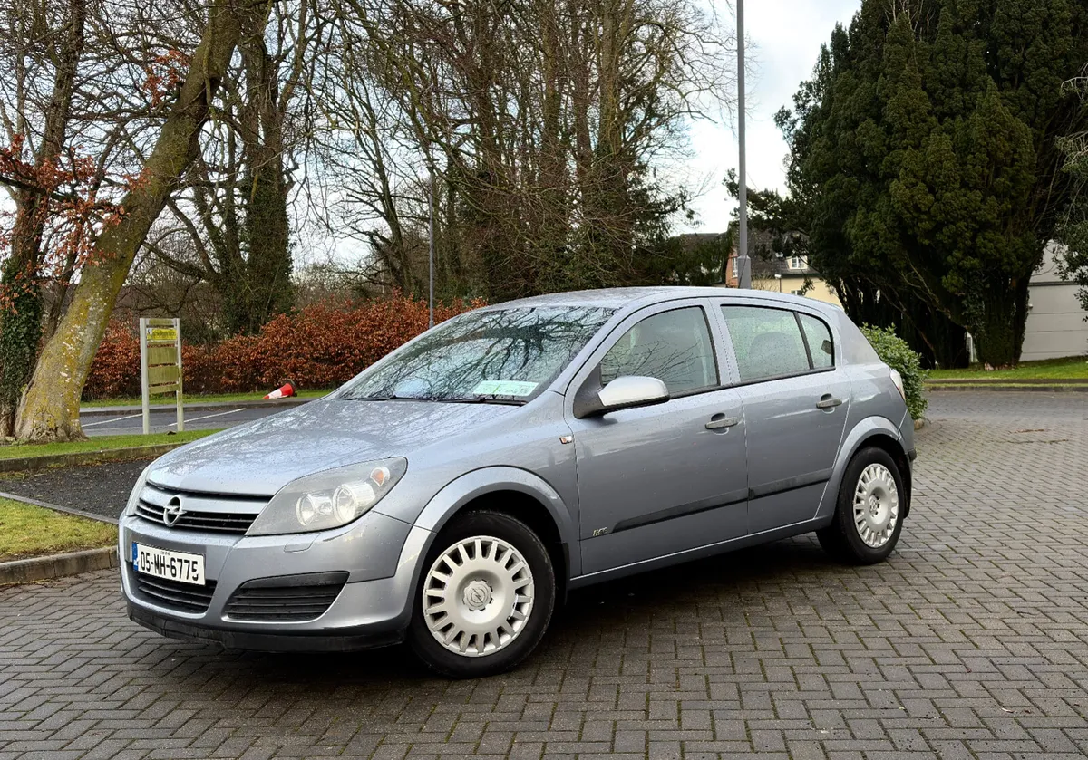 Opel Astra 2005 1.4 Petrol new nct 6/26 low km - Image 1