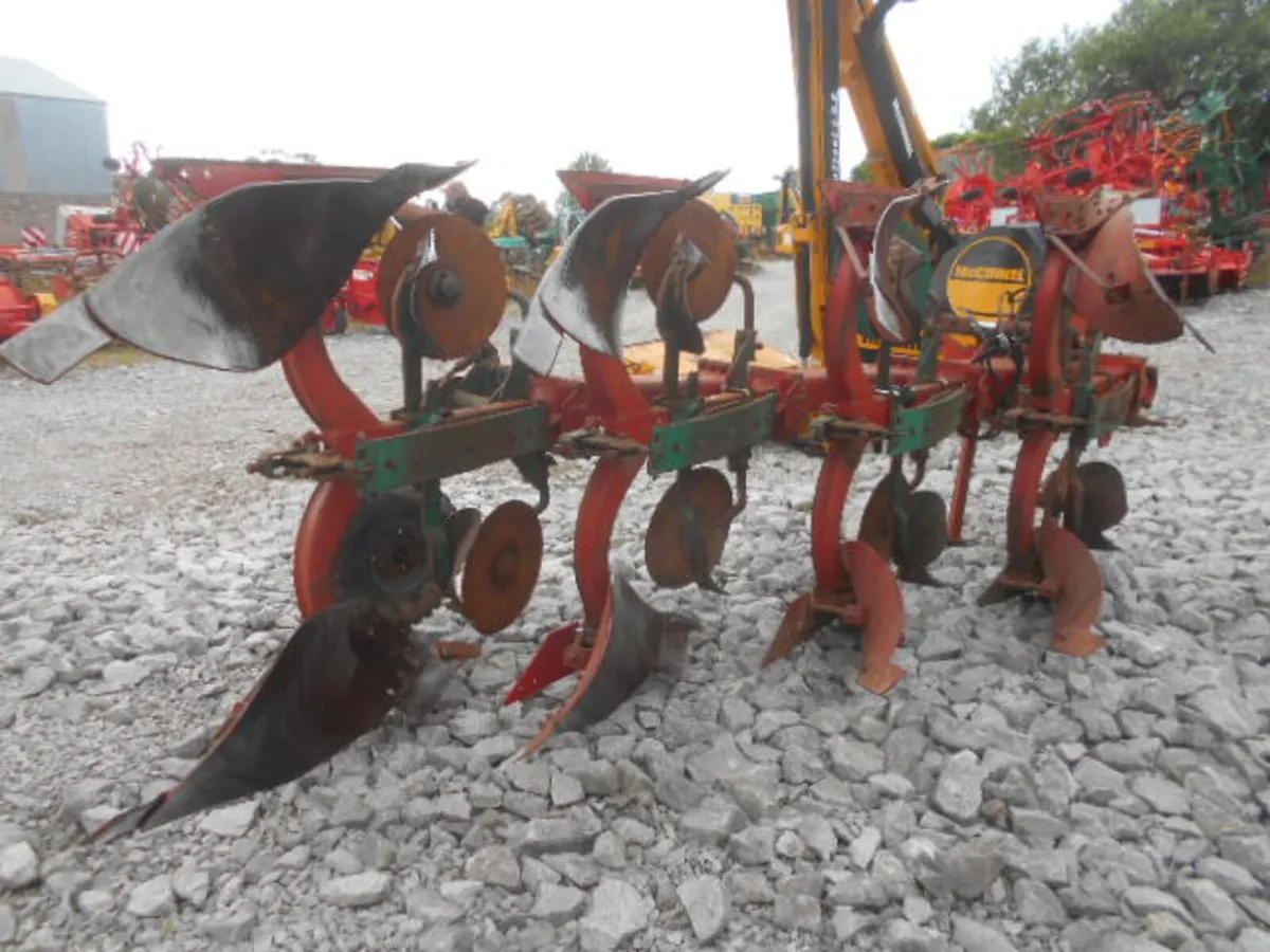 KVERNELAND 4F X 14"E NO 8 - Image 4