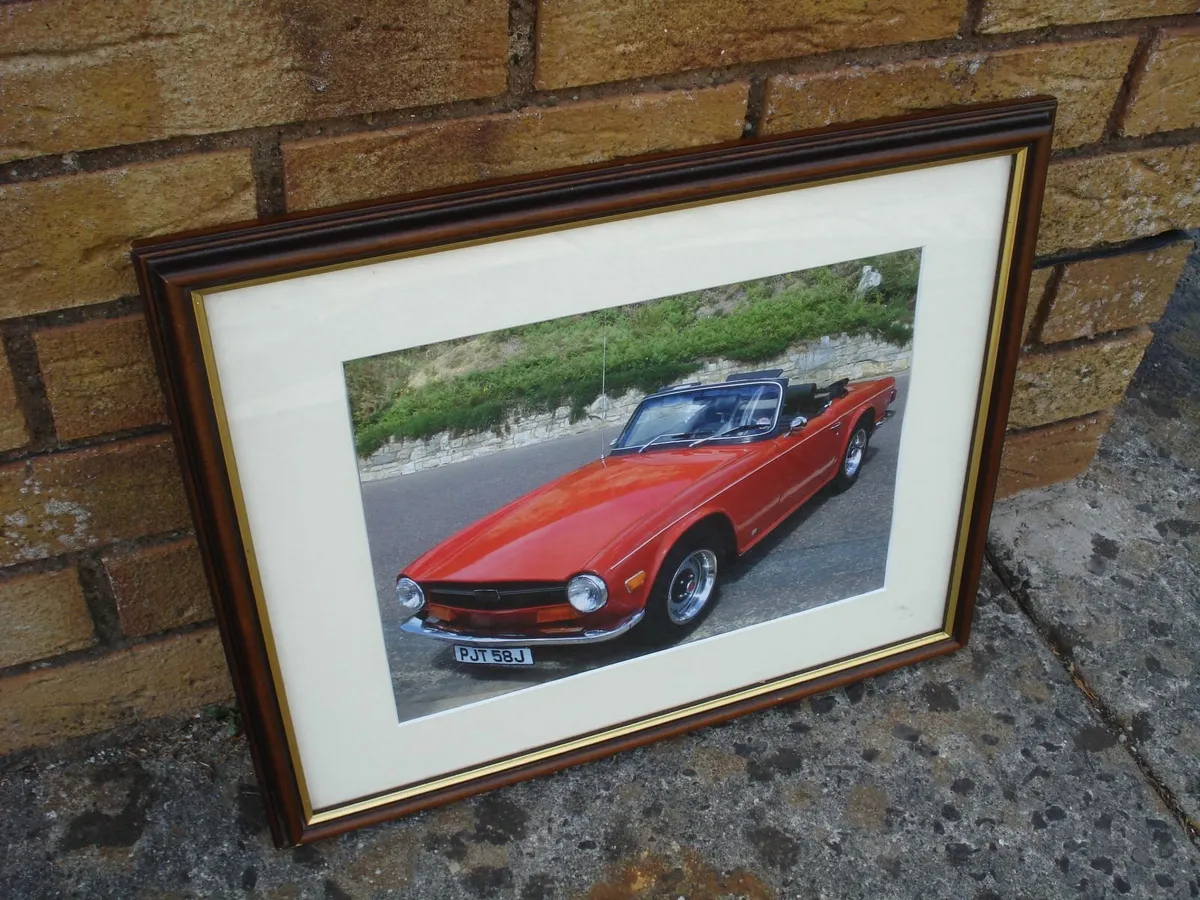 TRIUMPH TR-6 FRAMED PRINT.
