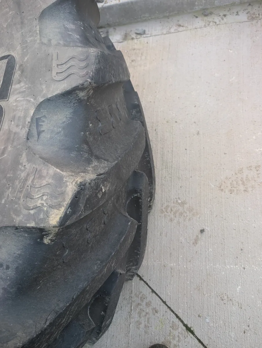 Tractor tyres - Image 1