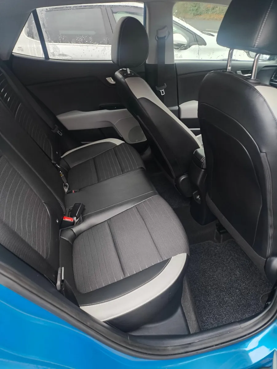Kia Stonic 2022 automatic - Image 4