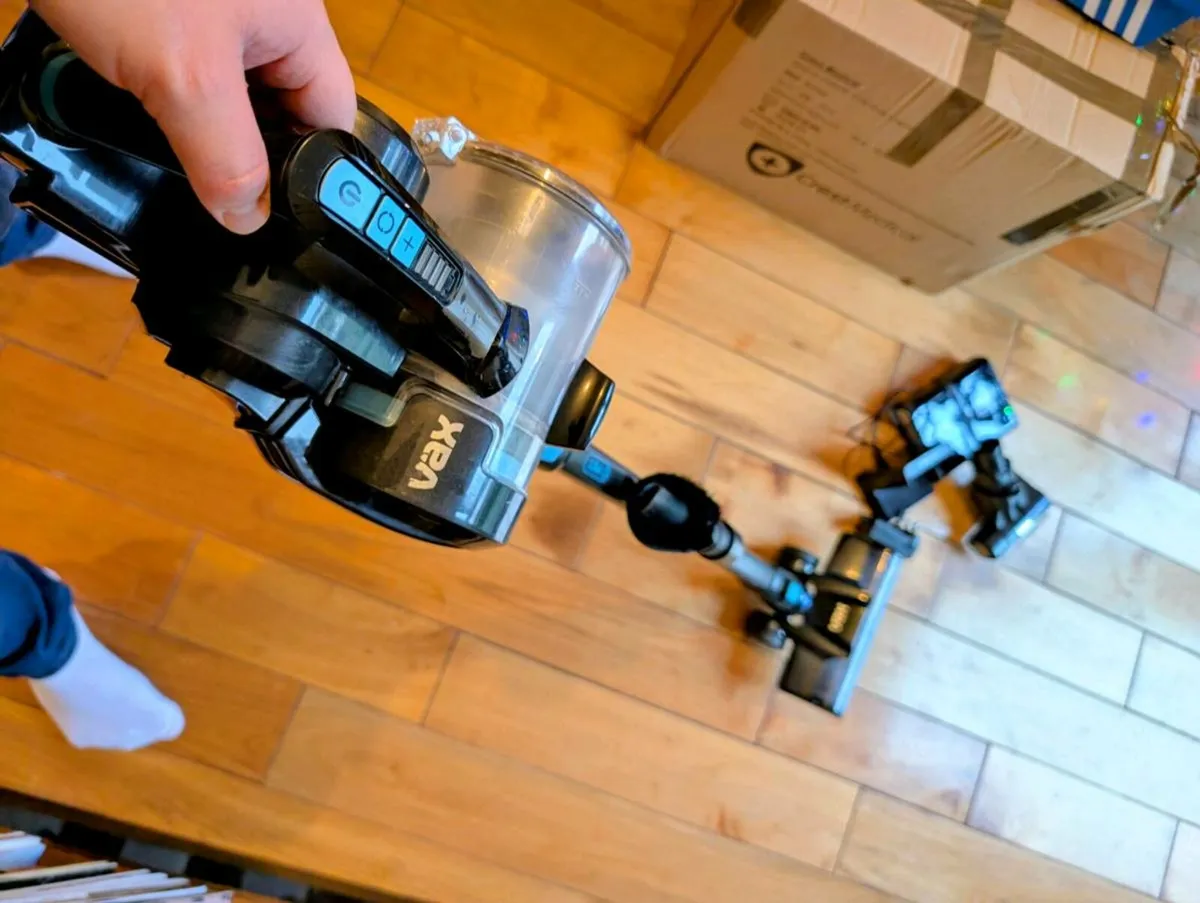 Vax Vacuum Cleaner Blade 4 Pet Upright 2 Batteries - Image 3