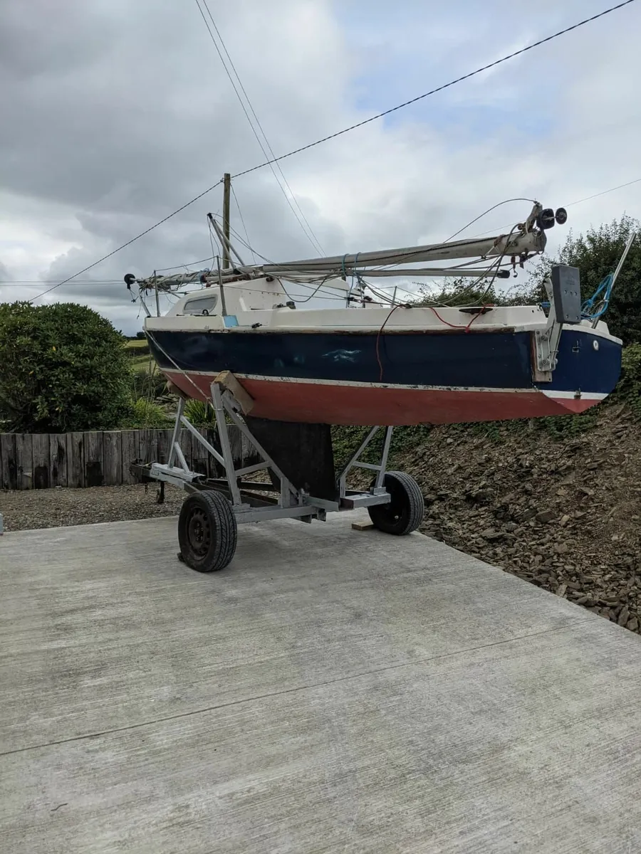 19ft hunter europa sailing yacht - Image 1