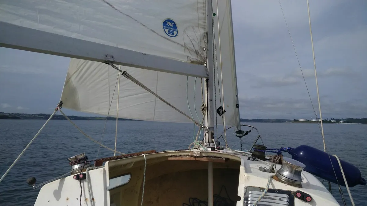 19ft hunter europa sailing yacht - Image 2