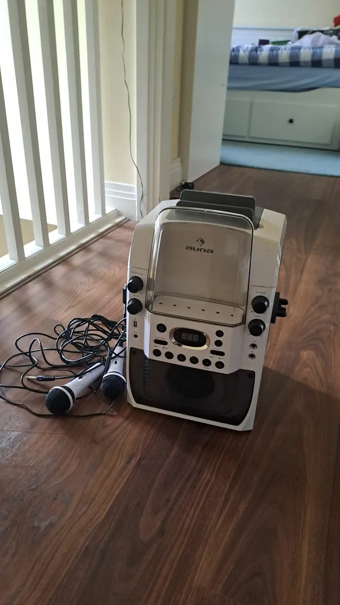 Karaoke machine - Image 3