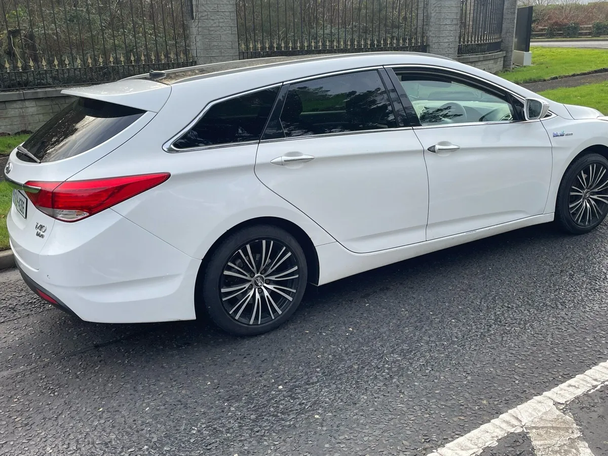 2012 Hyundai 140 NCT 09.2026 tax 03,2026 - Image 4