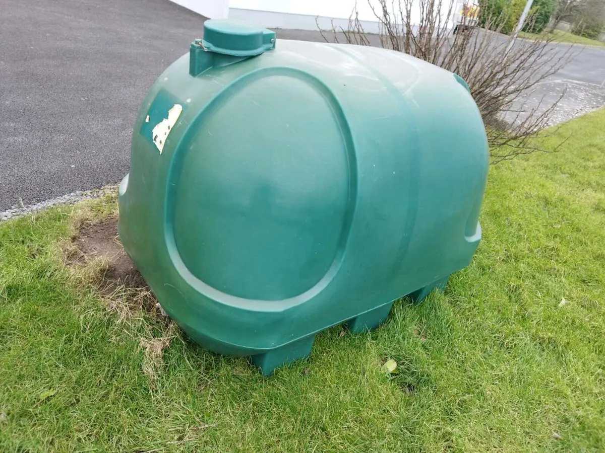 Oil tank